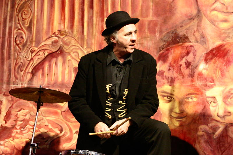 2004 - L'illustre Famille Burattini ©Jean-Michel Peyral