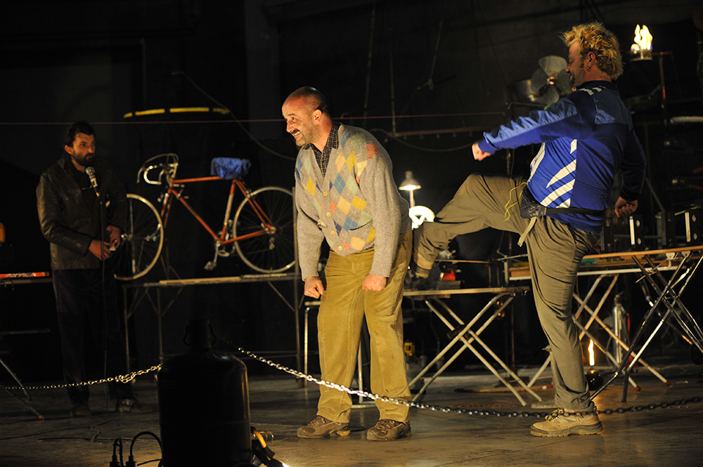 2012 - Cie Tu t'attendais à quoi ? ©Pierrick Delobelle