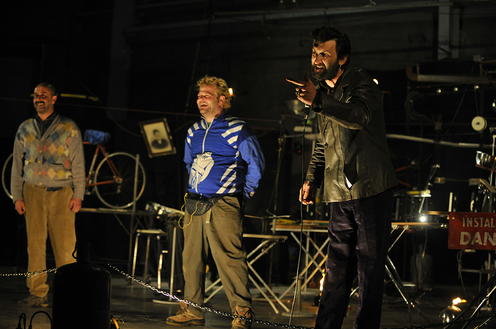 2012 - Cie Tu t'attendais à quoi ? ©Pierrick Delobelle