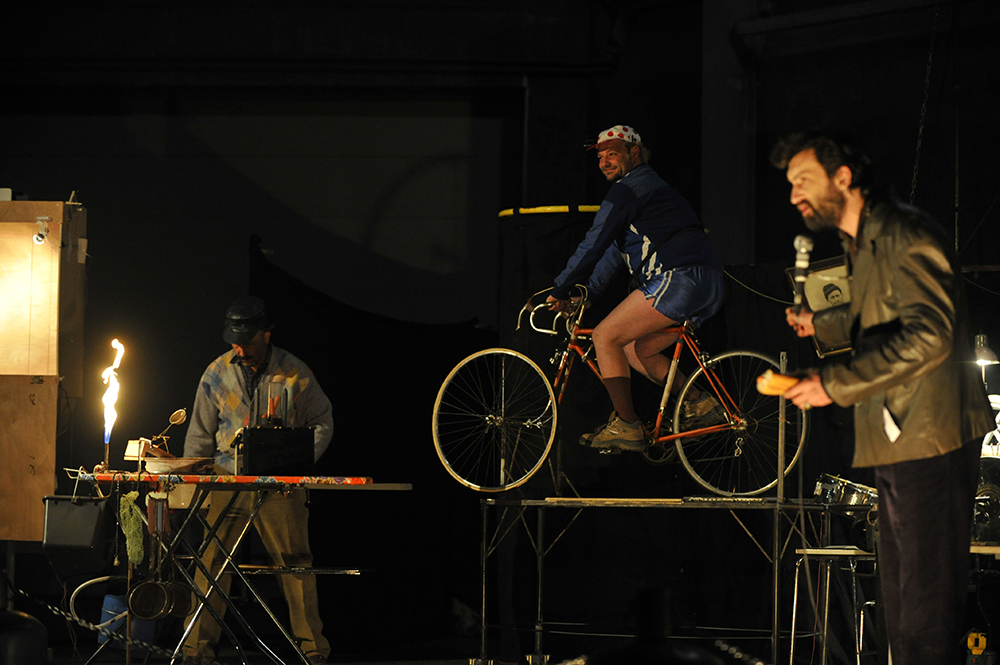 2012 - Cie Tu t'attendais à quoi ? ©Pierrick Delobelle