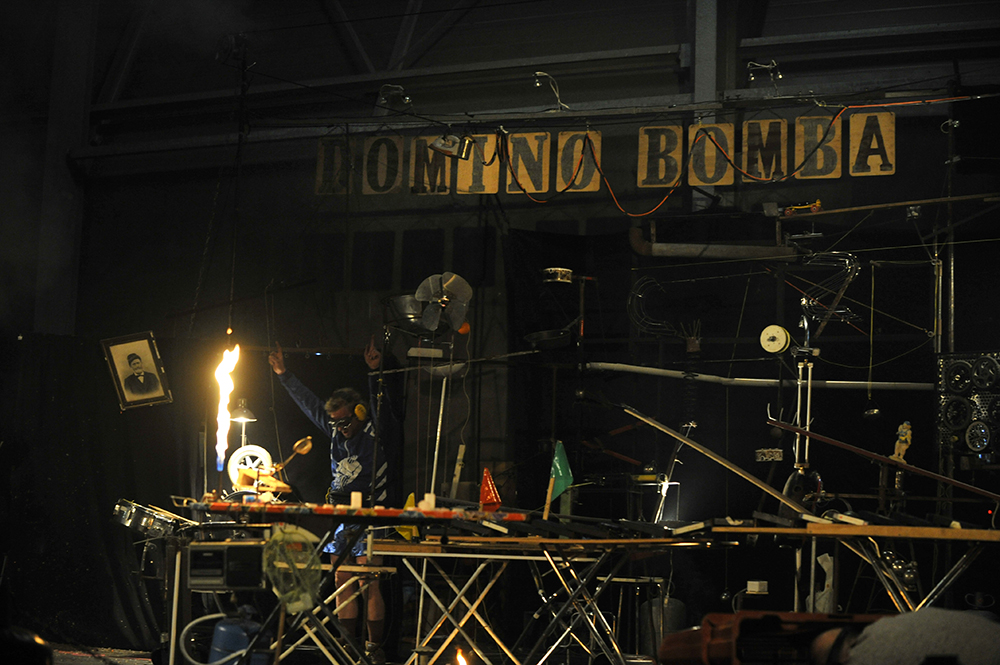 2012 - Cie Tu t'attendais à quoi ? ©Pierrick Delobelle