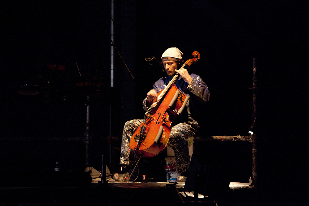 2013 - Compagnie Lucamoros ©Pierre Soissons