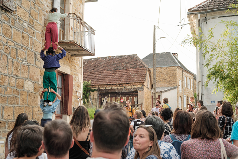 la horde dans les pavés (Suisse/France) - 